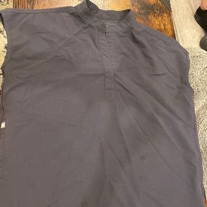 XS Charcoal Figs scrub top